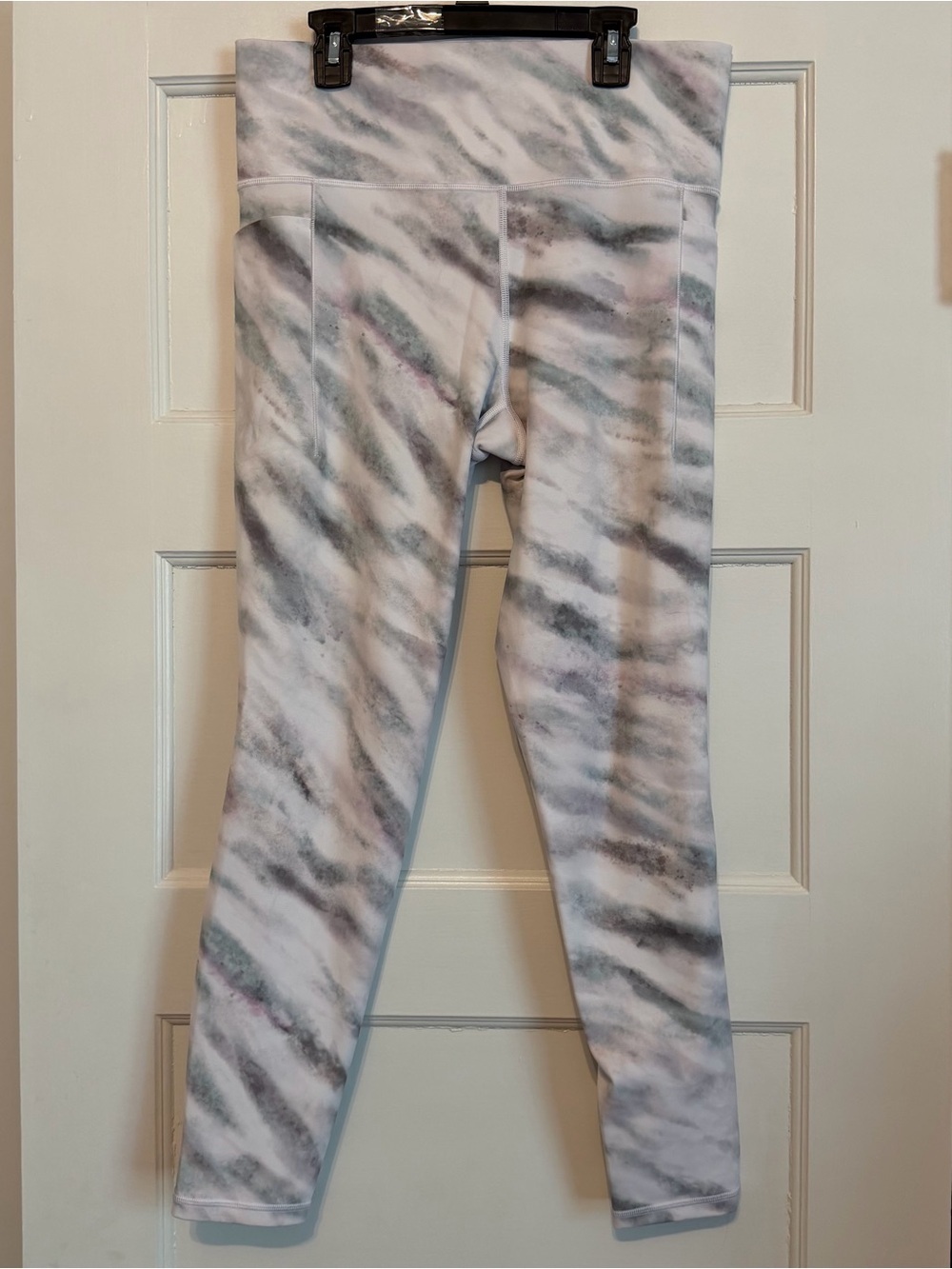 Athleta Salutation Stash Pocket II 7/8 Tight Leggings LT Large Tall Marble Print